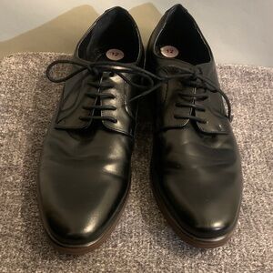 Van Heusen Classic Black Oxfords